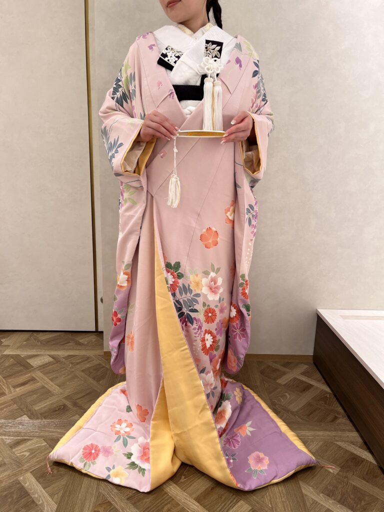 和装　色打掛　Japanese wedding Kimono　藤　菊　ピンク　暖色系　和装コーディネート