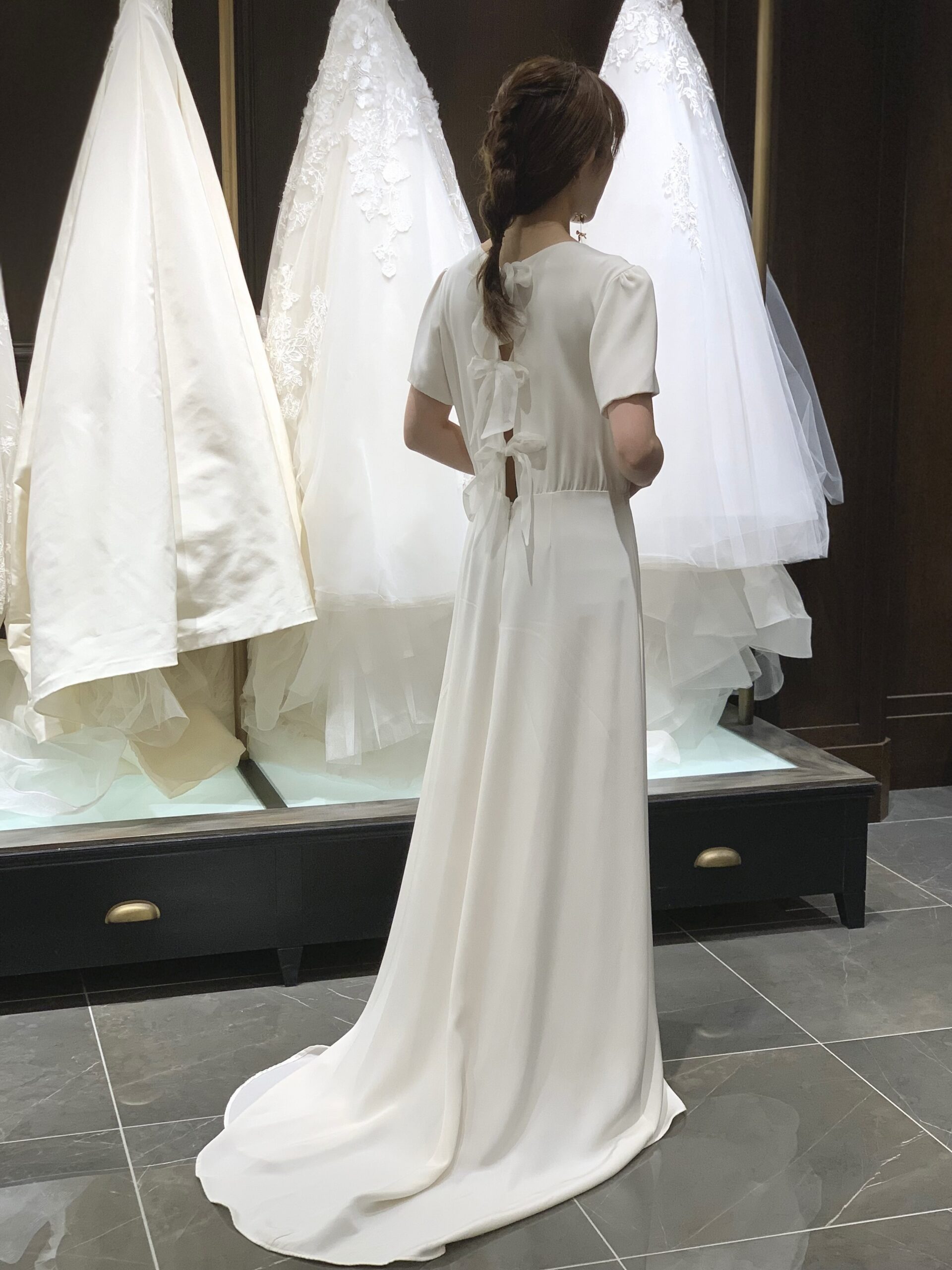 LENA MEDOYEFF　レナ・メドエフ Olivia　ウェディングドレス Wedding dress スレンダー　バックリボン